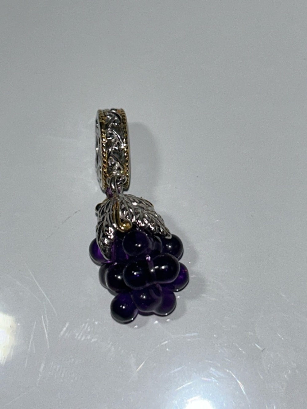 NWOT Gems En Vogue Palladium 18k Accent Genuine Amethyst Grape Cluster Charm